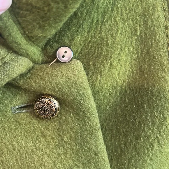 Vintage 1960s Dark Chartreuse Wool Coat Size Medium. - Picture 12 of 15